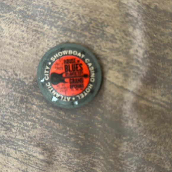 Showboat Casino chip from Atlantic City House of Blues grand opening. - Picture 4 of 4